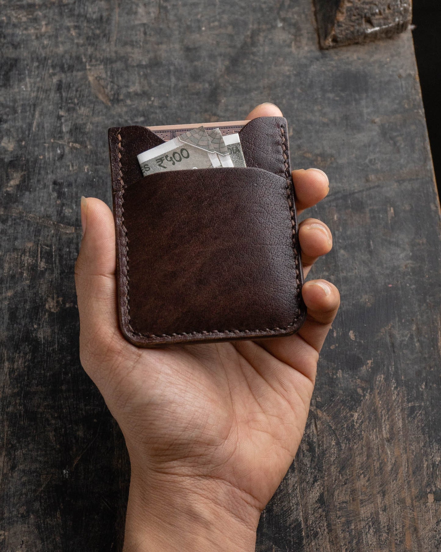 Trident – Minimalist vertical card holder